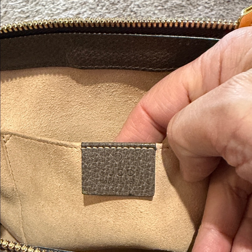 Gucci Beige and Brown Satchel with Green and Red Stripe

No longer available New - Picture 8 of 11